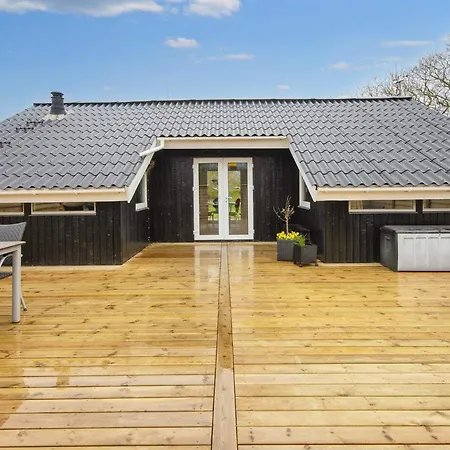 5 Person In Hemmet-by Traum Hemmet