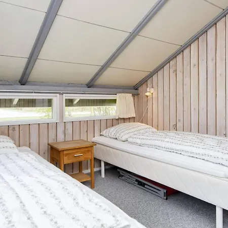5 Person In Hemmet-by Traum * Hemmet